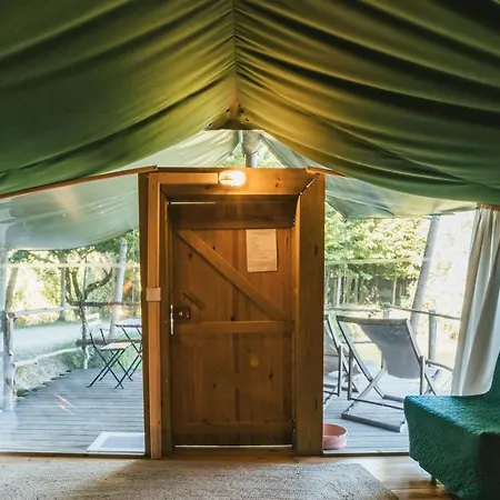 Campismo de Luxo Parque Dos Monges