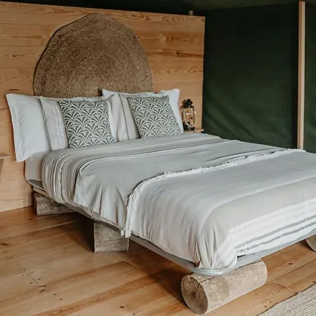 Campismo de Luxo Parque Dos Monges