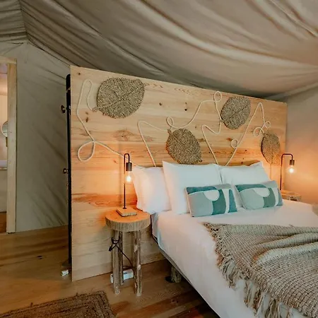 Campismo de Luxo Parque Dos Monges